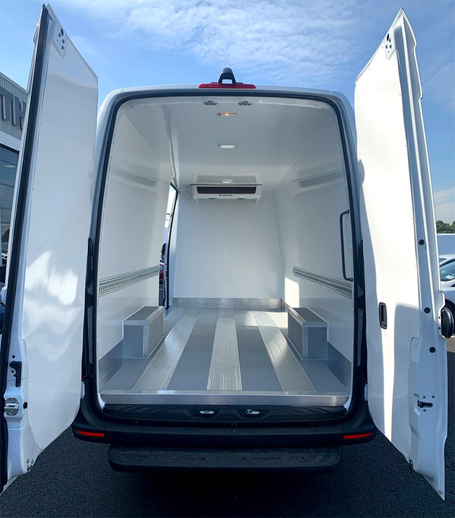 Urgent freezer van for rental with same day availability in UAE
