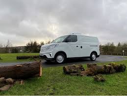 Refrigerated Chiller Van for Rent in UAE for Fresh Food and Medical Transport