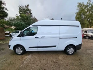 Temperature-controlled freezer van rental in Dubai