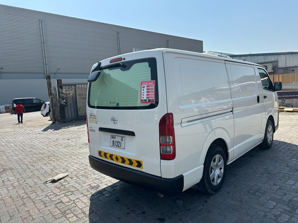 Freezer Van Rental Service UAE – Frozen Goods Transport