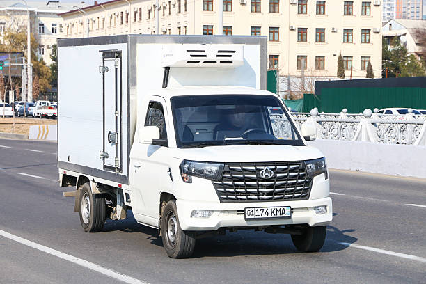 Refrigerated chiller van in Dubai delivering fresh and temperature-sensitive goods